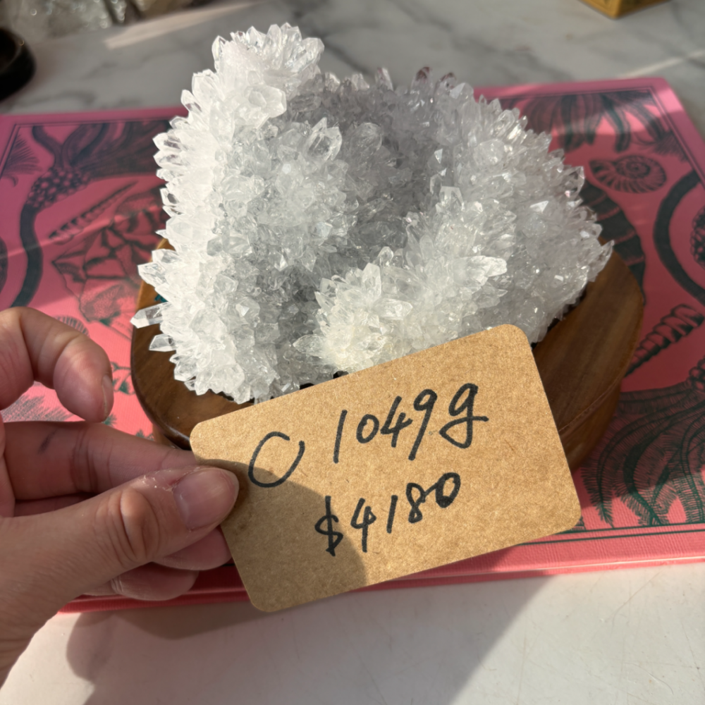 白水晶晶簇C+實木底座 超1KG