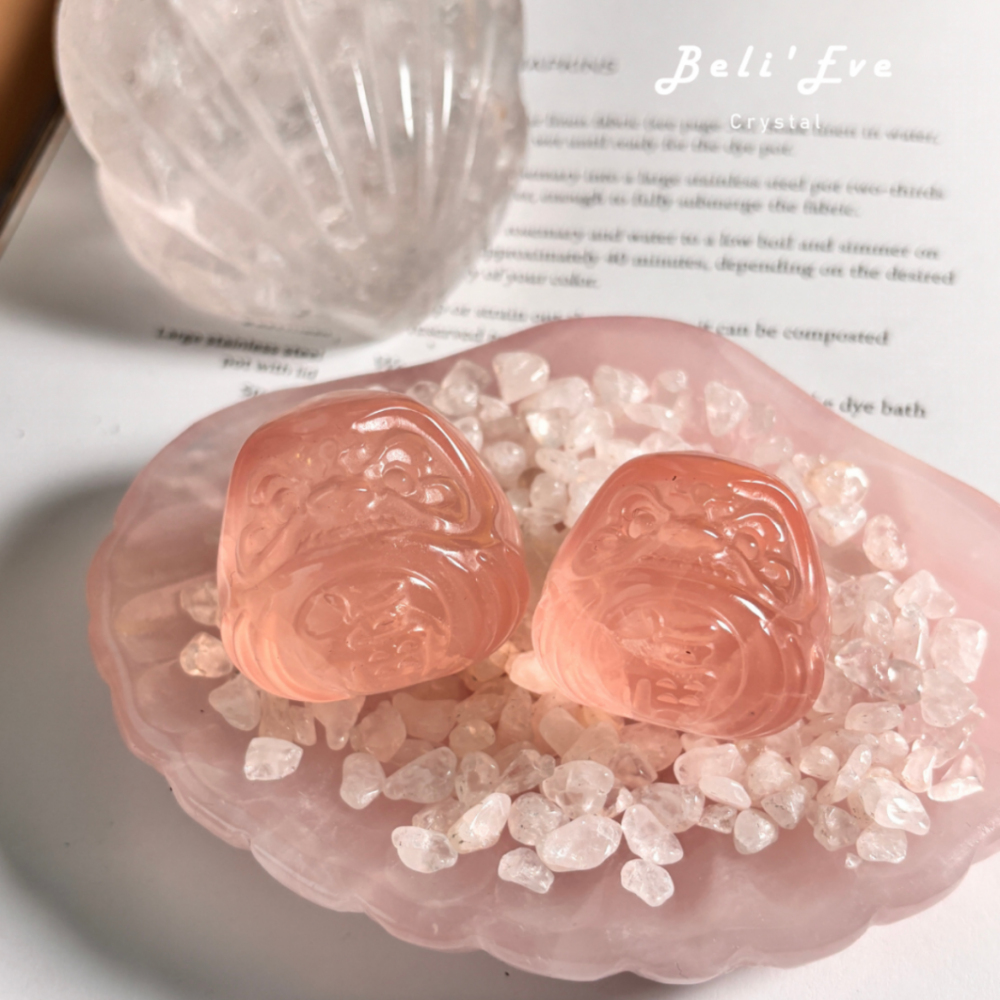 『貴人桃花』粉嫩高品原礦雕刻-粉晶達摩3-3.5CM 人緣 桃花 愛情 貴人 許願
