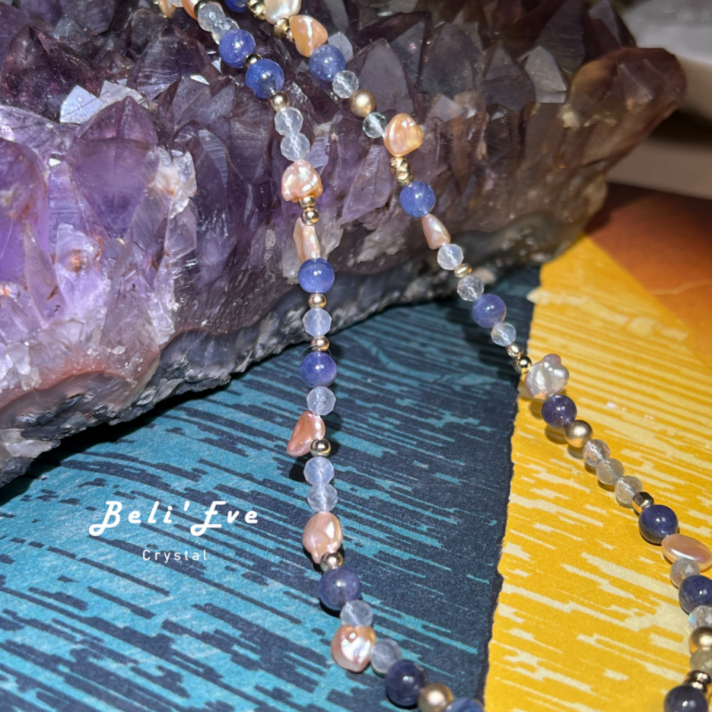 『自信選擇對的道路』坦桑石（丹泉石）+天然淡水珍珠 花瓣keshi珍珠+切面拉長石 設計項鍊