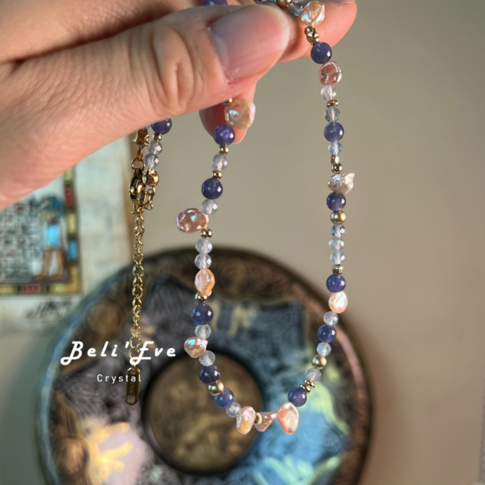 『自信選擇對的道路』坦桑石（丹泉石）+天然淡水珍珠 花瓣keshi珍珠+切面拉長石 設計項鍊