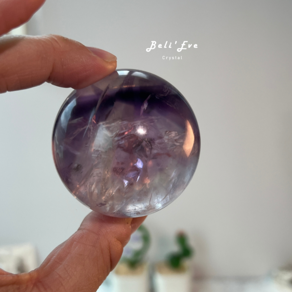 『達碧茲效應』紫水晶球 天然金字塔型態 大爆彩 5CM 風水石 附贈底座