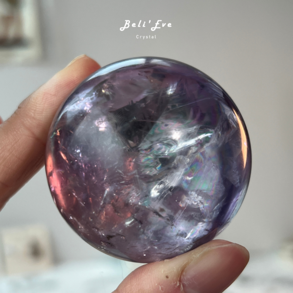 『達碧茲效應』紫水晶球 天然金字塔型態 大爆彩 5CM 風水石 附贈底座