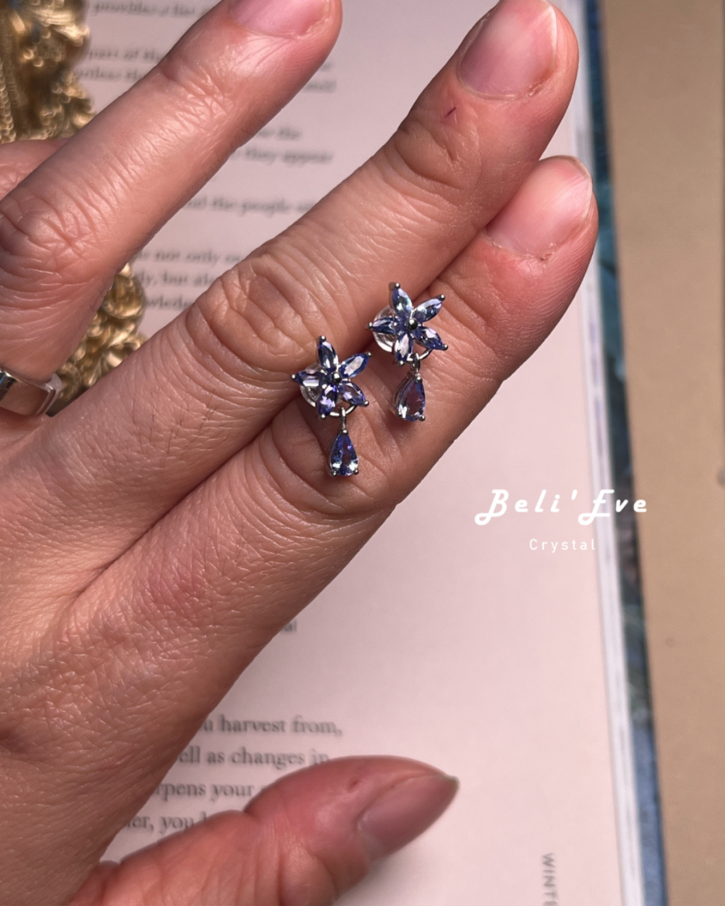 寶石鑲嵌 坦桑石耳環 花花造型 不銹鋼耳環