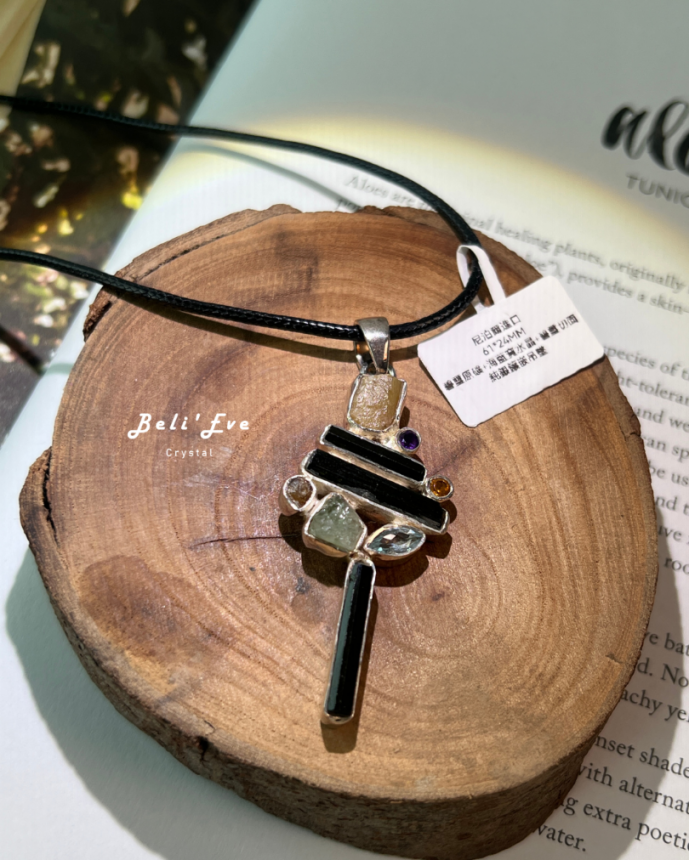 『尼泊爾進口』綠碧璽原礦+海藍寶水晶+碧璽切面  純銀鑲嵌吊墜 事業 溝通 健康 平安避邪