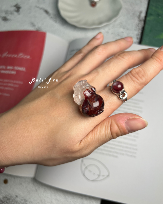 『精品牛血紅膠花』黑紅膠花貔貅 人工雕刻 可做項鍊 適合男生 避邪轉運 開運平安