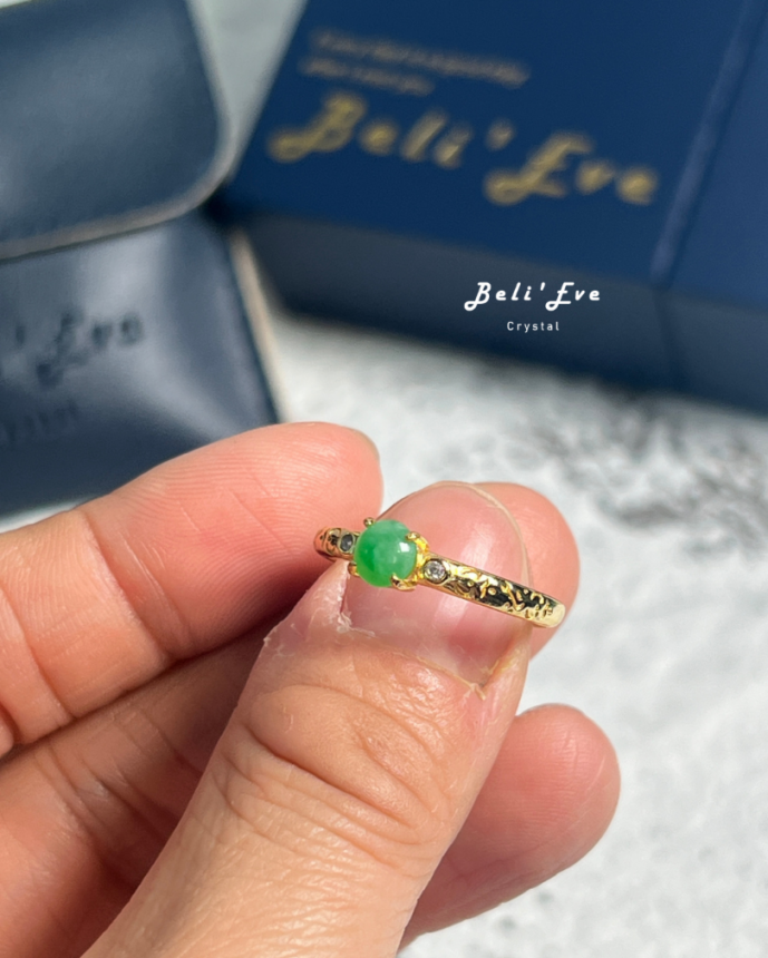 『重工鑲嵌』飄花翡翠戒指 可調節 如同黃金設計 緬甸飄花 鮮綠翡翠