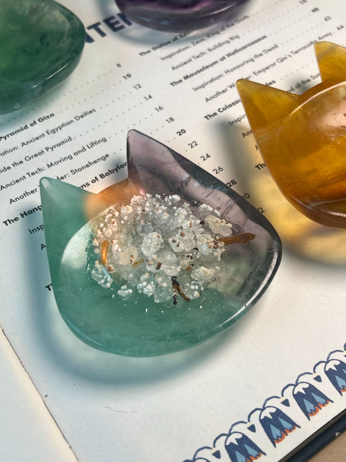 『多樣使用』螢石許願烤盤+魔法海鹽100G 組合＊ 安全淨化 金錢負能破除 貴人運加倍 鎮宅驅邪